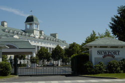 Newport Bay Hotel in Paris