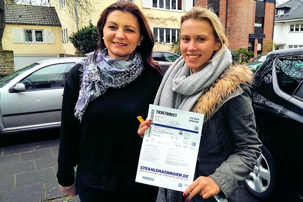 Greta mit dem Ticket