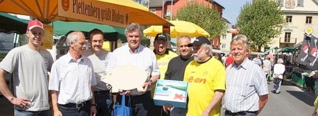 Bauhofmitarbeiter repr�sentierten Plettenberg mit einem Stand beim Fr�hjahrsmarkt in der Partnerstadt Bludenz